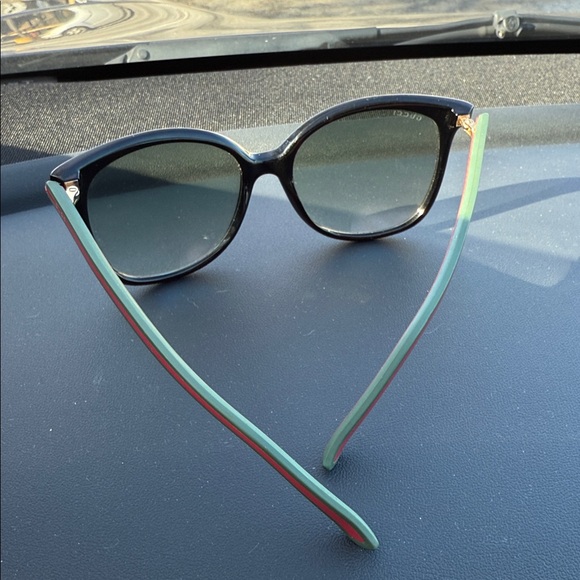 Gucci Black and Pink Sunglasses - Picture 4 of 5